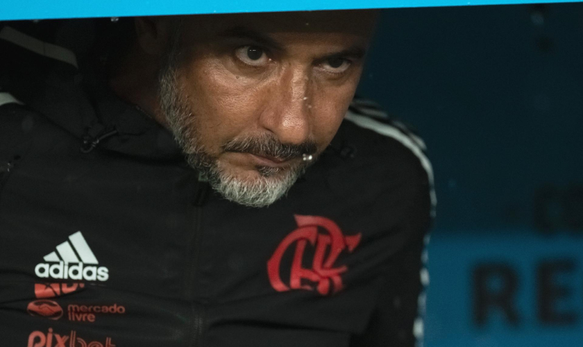 Vitor Pereira 1 ayda 3 kupa kaybetti