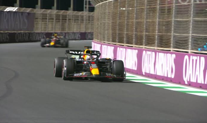 F1 Suudi Arabistan Grand Prix'sini Perez kazandı