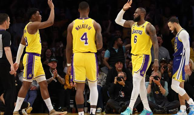 Lakers konferans finaline bir adım daha yaklaştı