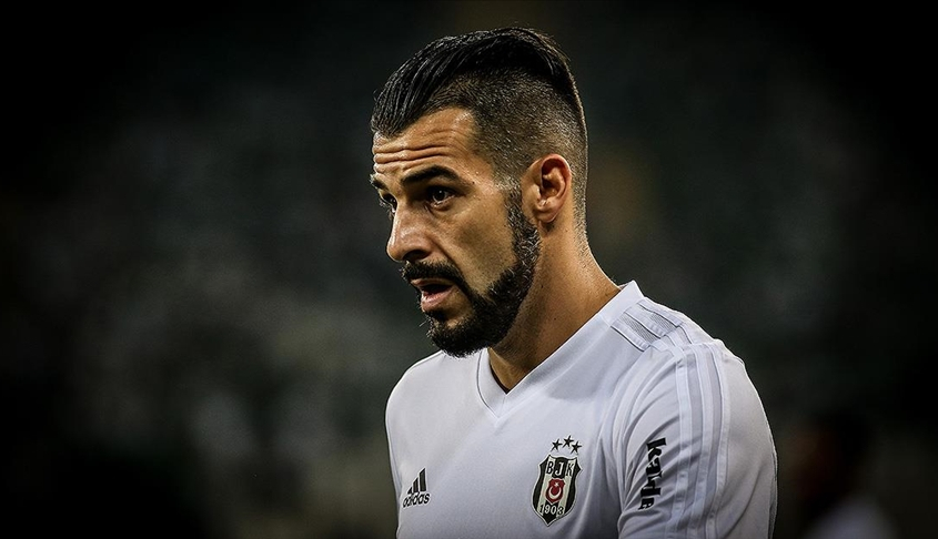 Alvaro Negredo kariyerine son verdi