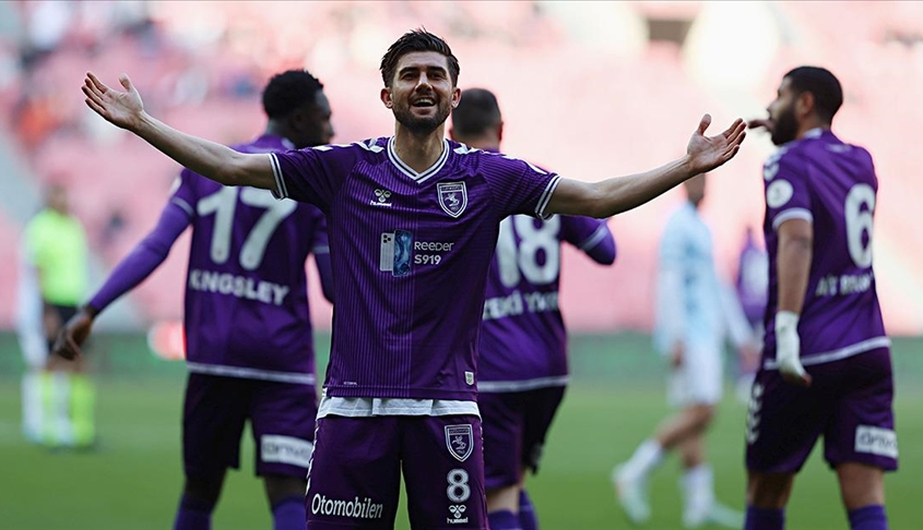 Samsunspor, konuk ettiği Adana Demirspor'u 3-2 yendi